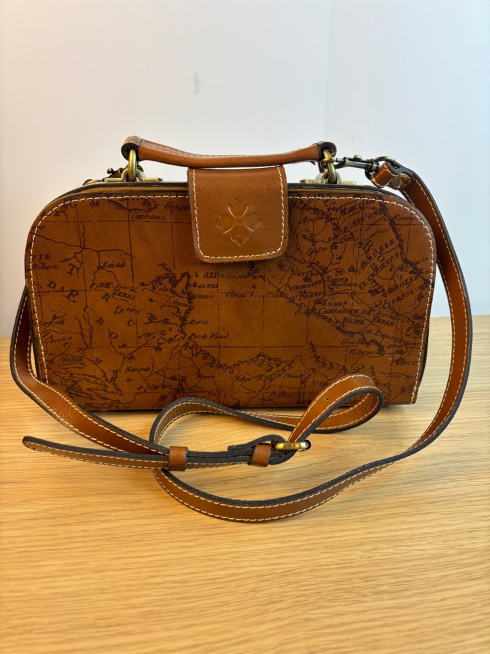 Patricia Nash Tessi‎ Leather Italy Map Makeup Purse